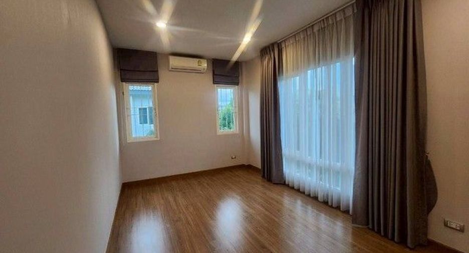 For rent 4 bedrooms house in Phasi Charoen, Bangkok