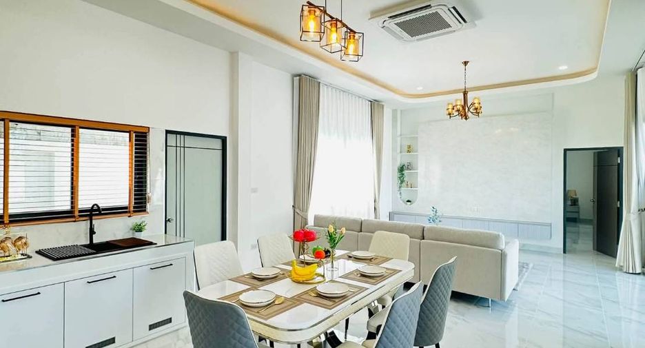 For sale 3 bedrooms villa in Bang Lamung, Chonburi