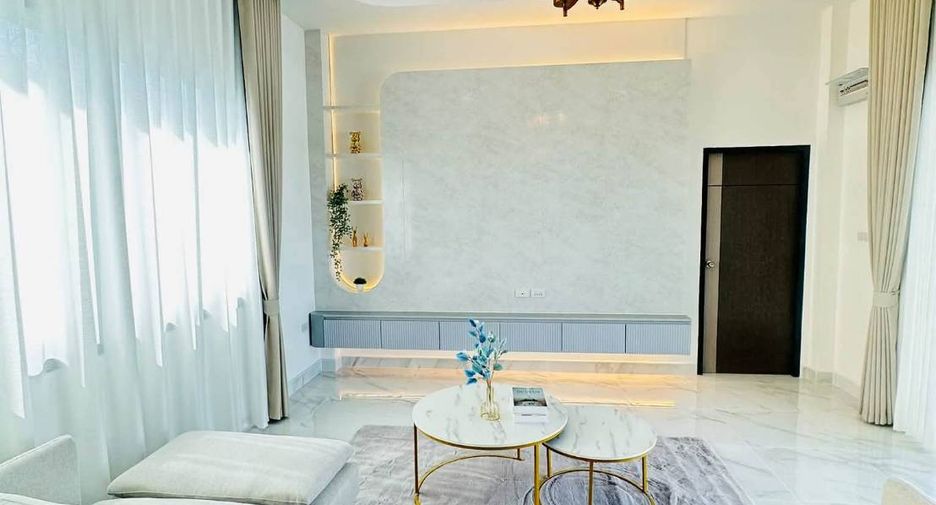 For sale 3 bedrooms villa in Bang Lamung, Chonburi