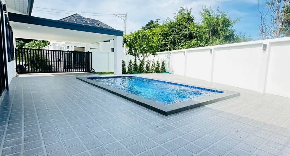 For sale 3 bedrooms villa in Bang Lamung, Chonburi