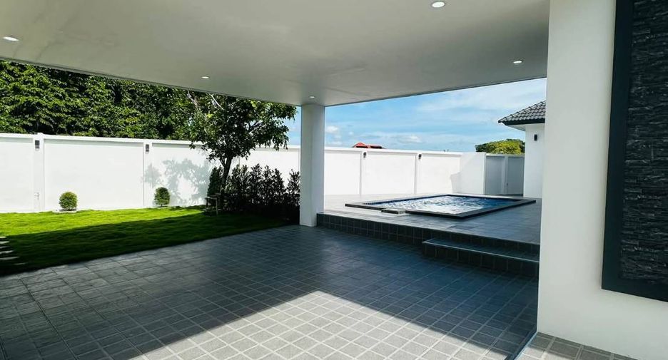 For sale 3 bedrooms villa in Bang Lamung, Chonburi