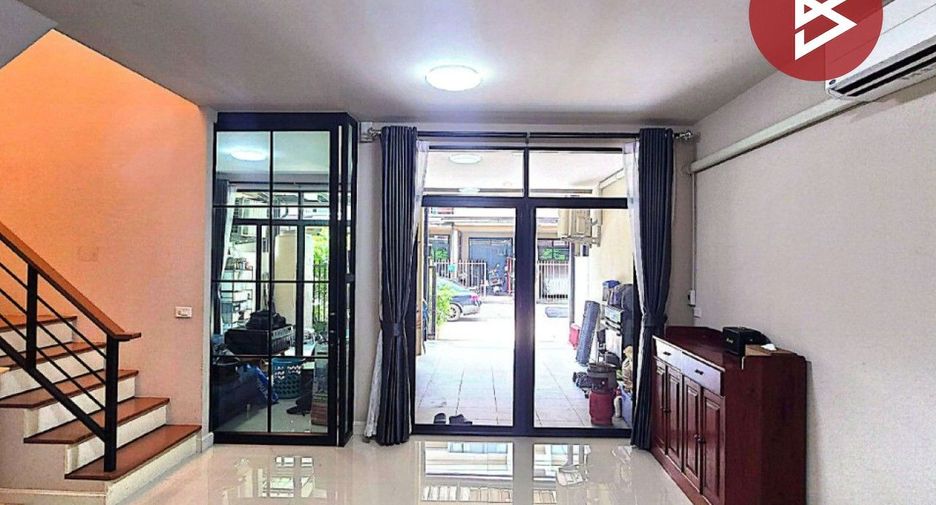 For sale 3 bedrooms townhouse in Phra Samut Chedi, Samut Prakan