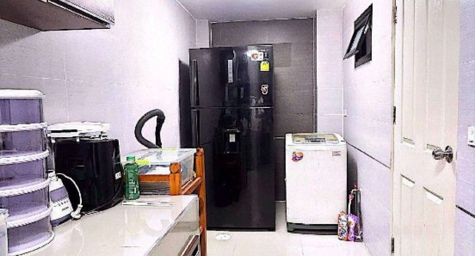 For sale 3 bedrooms townhouse in Phra Samut Chedi, Samut Prakan