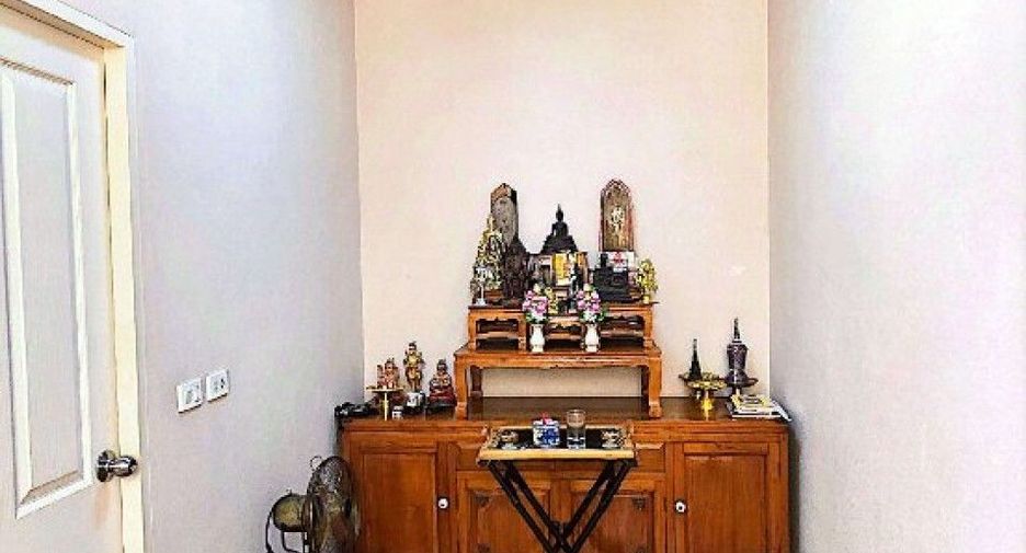 For sale 3 bedrooms townhouse in Phra Samut Chedi, Samut Prakan