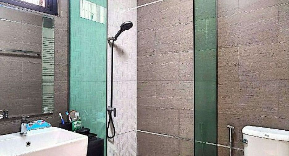 For sale 3 bedrooms townhouse in Phra Samut Chedi, Samut Prakan