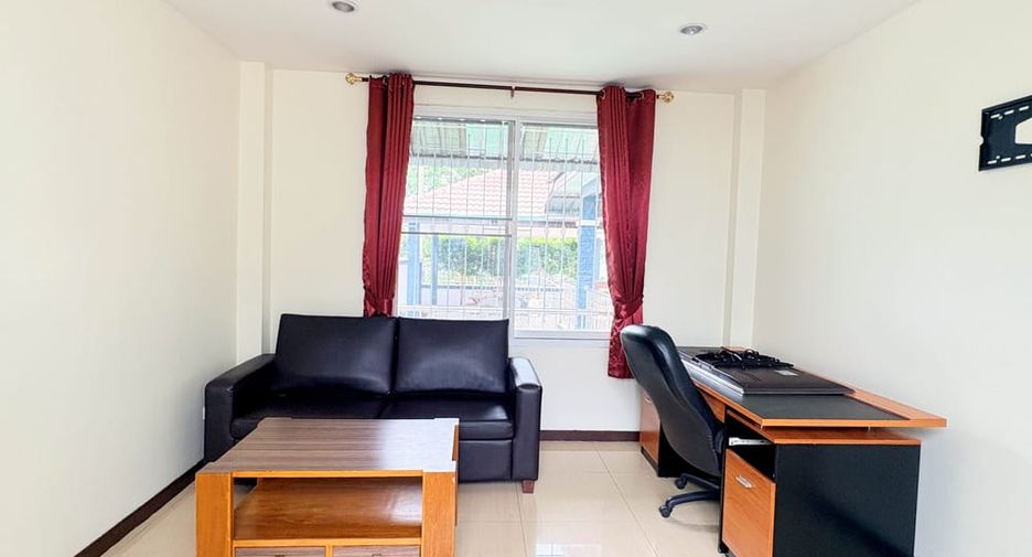 Villa en alquiler de 3 habitaciones en Bang Lamung, Chonburi