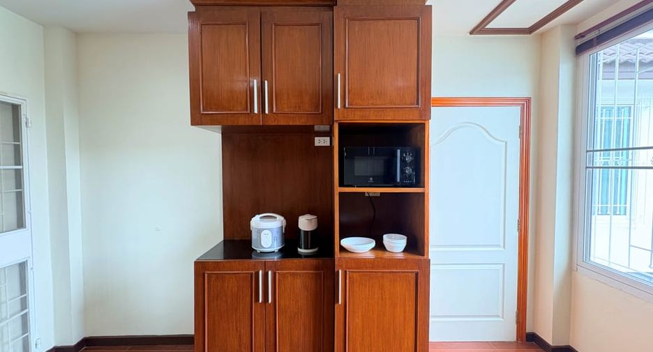 Villa en alquiler de 3 habitaciones en Bang Lamung, Chonburi