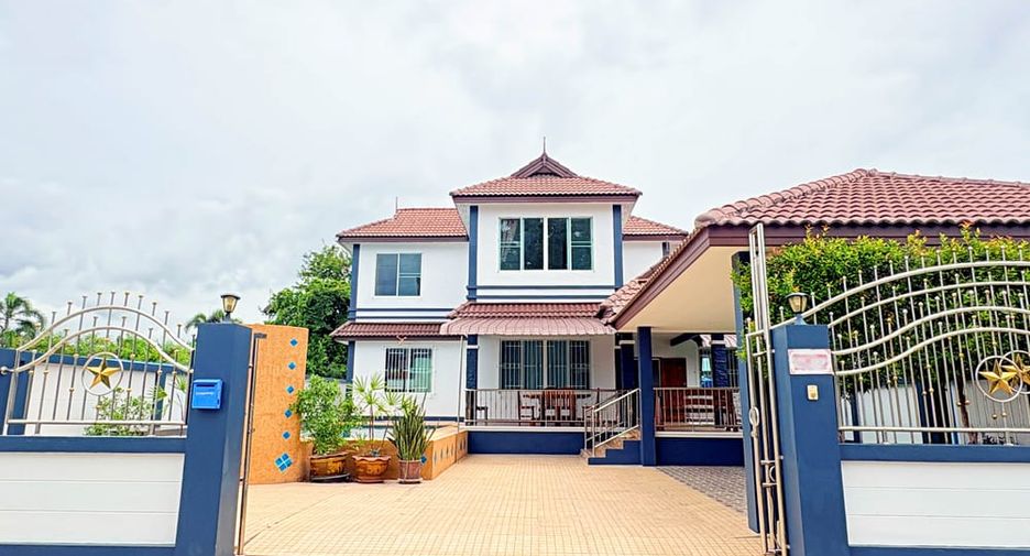 Villa en alquiler de 3 habitaciones en Bang Lamung, Chonburi