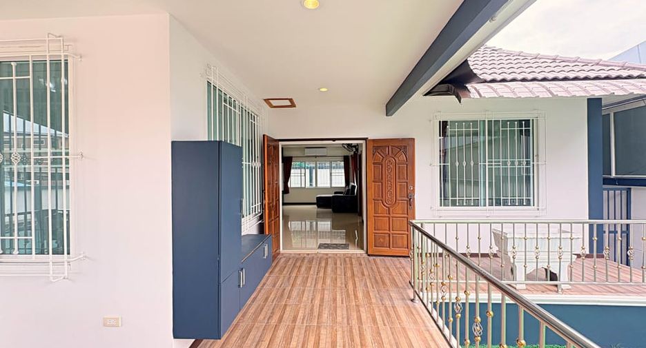 Villa en alquiler de 3 habitaciones en Bang Lamung, Chonburi