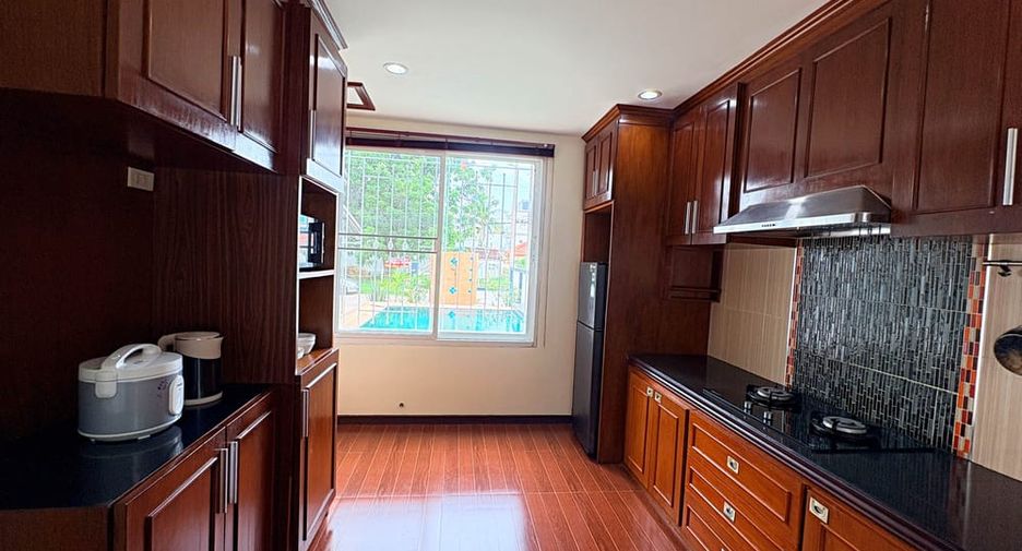Villa en alquiler de 3 habitaciones en Bang Lamung, Chonburi