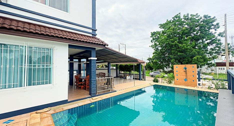 Villa en alquiler de 3 habitaciones en Bang Lamung, Chonburi