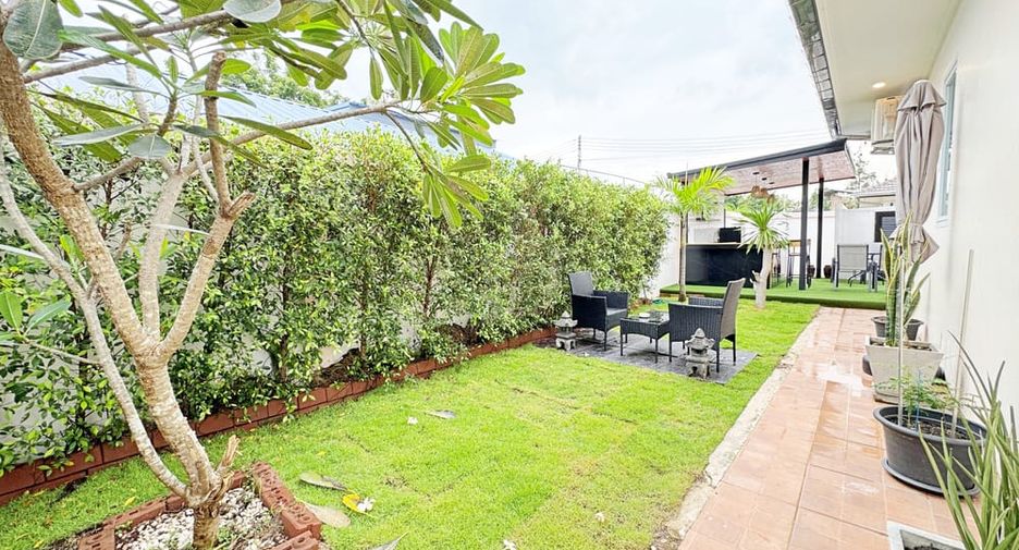 Villa en alquiler de 3 habitaciones en Huay Yai, Pattaya