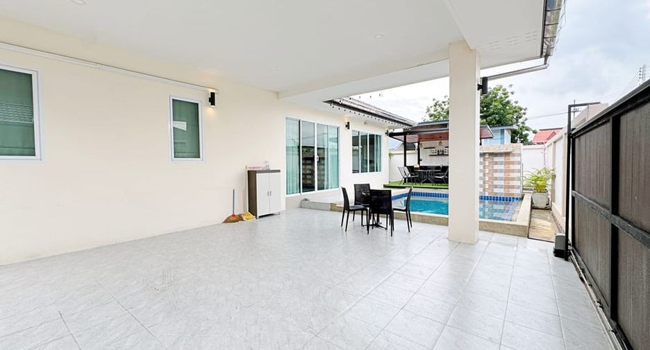 Villa en alquiler de 3 habitaciones en Huay Yai, Pattaya
