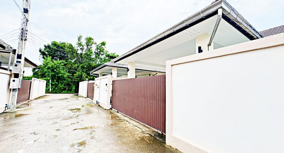 Villa en alquiler de 3 habitaciones en Huay Yai, Pattaya