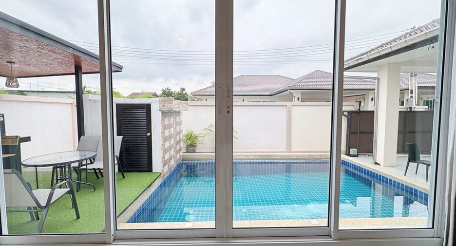 Villa en alquiler de 3 habitaciones en Huay Yai, Pattaya