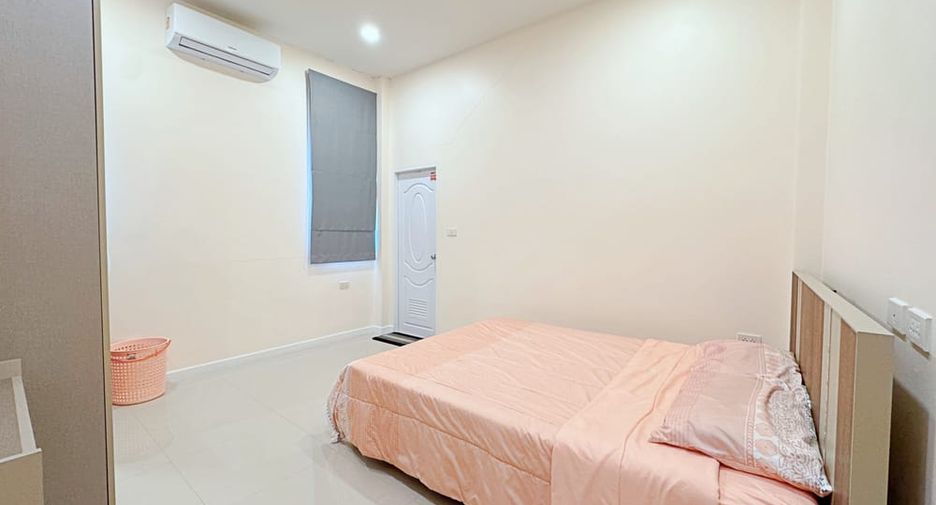 Villa en alquiler de 3 habitaciones en Huay Yai, Pattaya