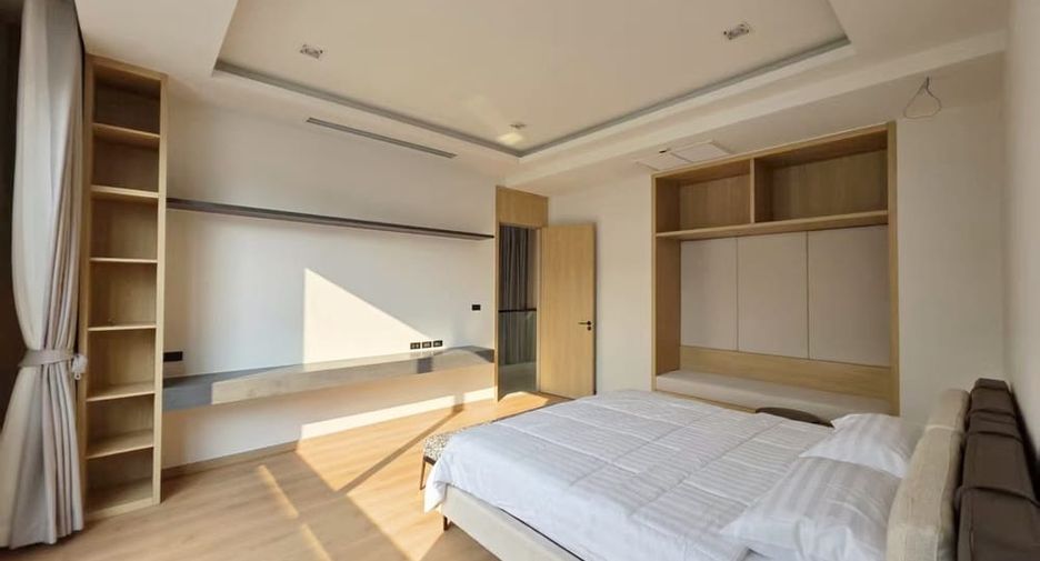 Villa en alquiler de 4 habitaciones en Bang Lamung, Chonburi
