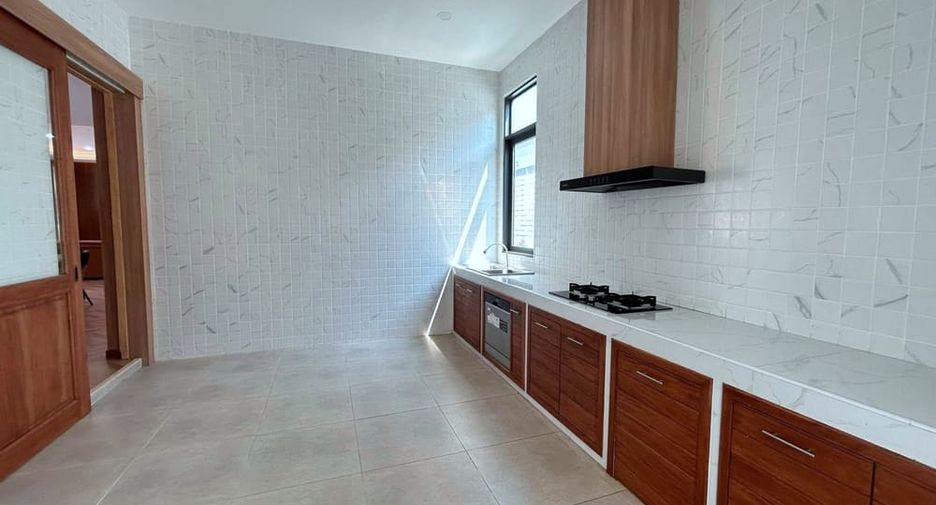 For rent 5 ベッドルーム villa in Bang Lamung, Chonburi