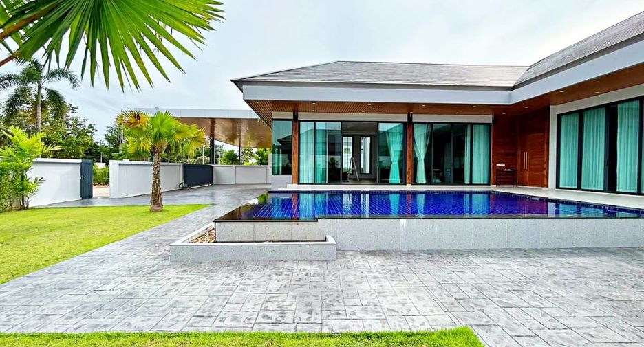 For rent 5 ベッドルーム villa in Bang Lamung, Chonburi