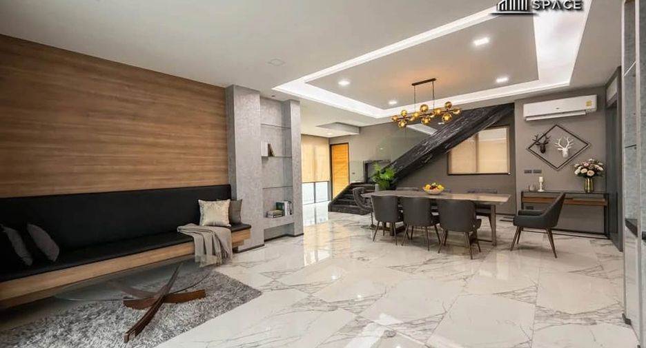 À louer et à vendre 4 chambres villa à Bang Lamung, Chonburi