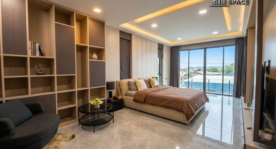 À louer et à vendre 4 chambres villa à Bang Lamung, Chonburi