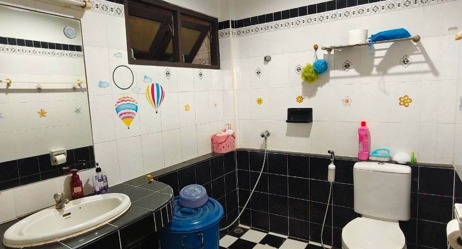Casa adosada en venta de 2 habitaciones en Mueang Chanthaburi, Chanthaburi