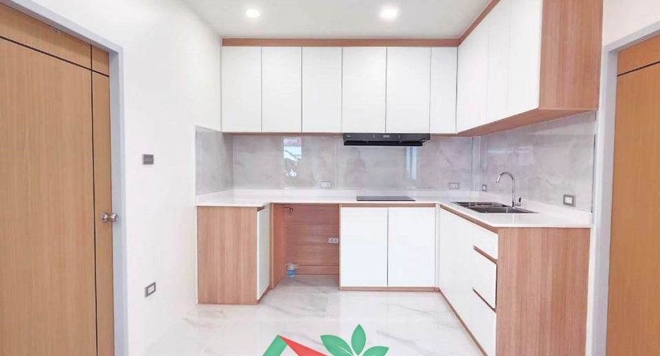 For sale 5 bedrooms house in Wang Thonglang, Bangkok