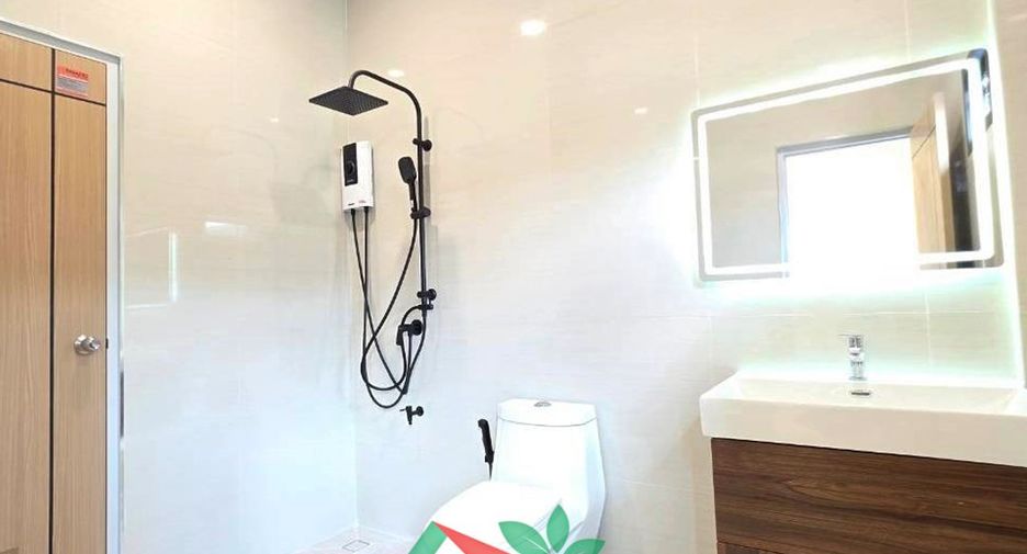 For sale 5 bedrooms house in Wang Thonglang, Bangkok