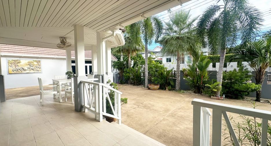 Villa zur Miete und zum Kauf mit 5 Zimmer in Bang Lamung, Chonburi