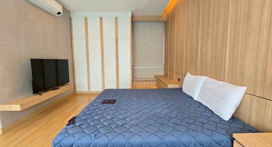 Villa en alquiler de 3 habitaciones en Bang Lamung, Chonburi