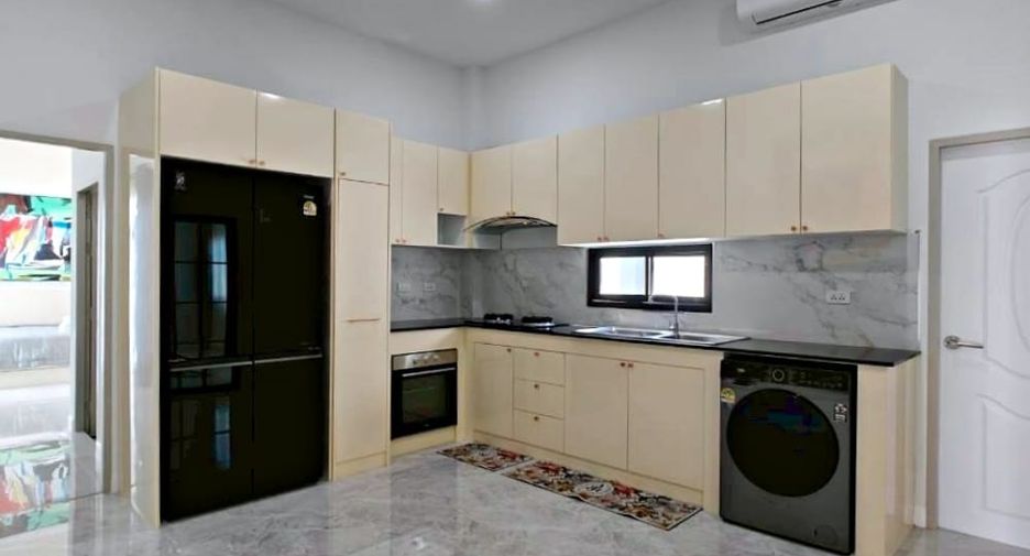 Villa en alquiler de 4 habitaciones en Bang Lamung, Chonburi