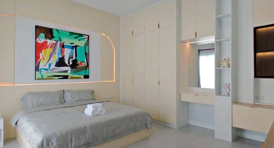 Villa en alquiler de 4 habitaciones en Bang Lamung, Chonburi