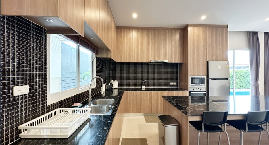 Villa zur Miete und zum Kauf mit 3 Zimmer in Huay Yai, Pattaya
