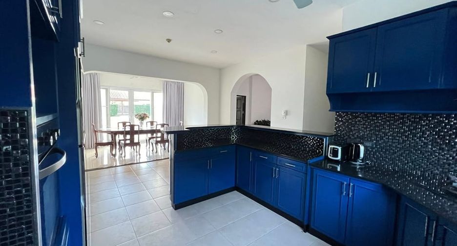 À vendre 5 chambres villa à Bang Lamung, Chonburi
