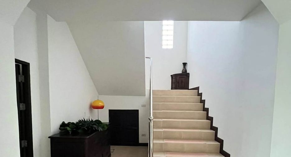 À vendre 5 chambres villa à Bang Lamung, Chonburi