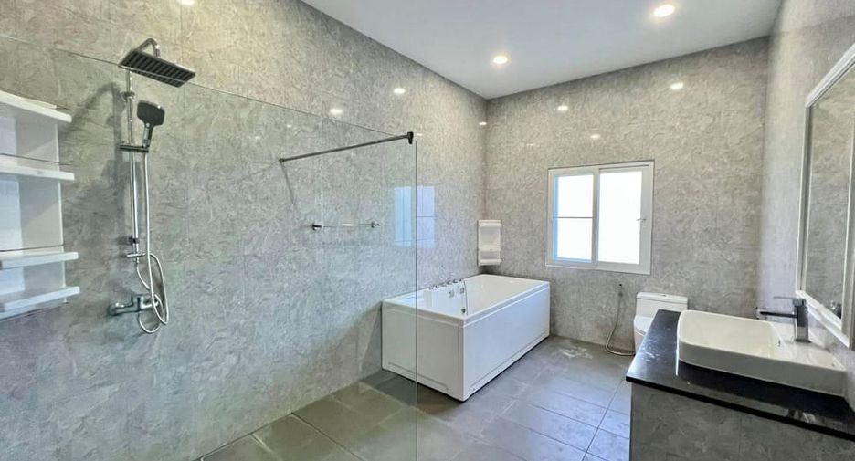 À vendre 5 chambres villa à Bang Lamung, Chonburi