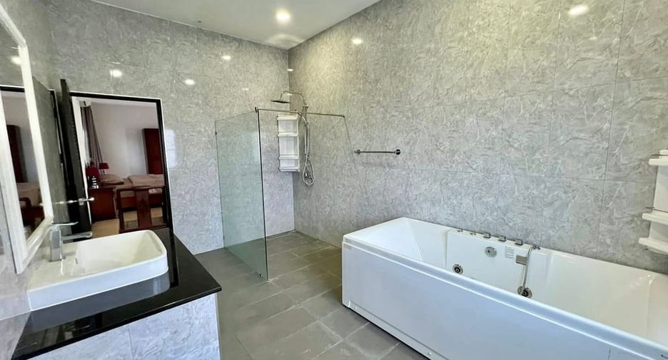 À vendre 5 chambres villa à Bang Lamung, Chonburi