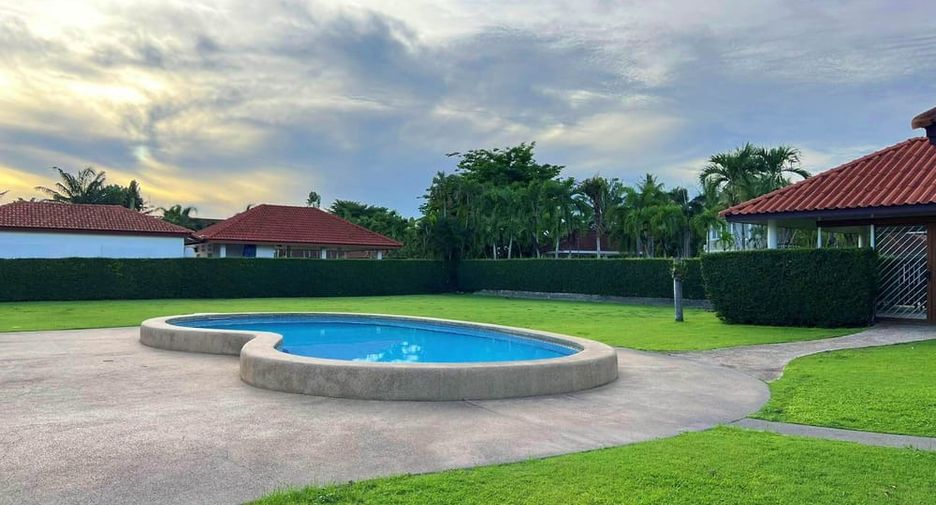 À vendre 5 chambres villa à Bang Lamung, Chonburi