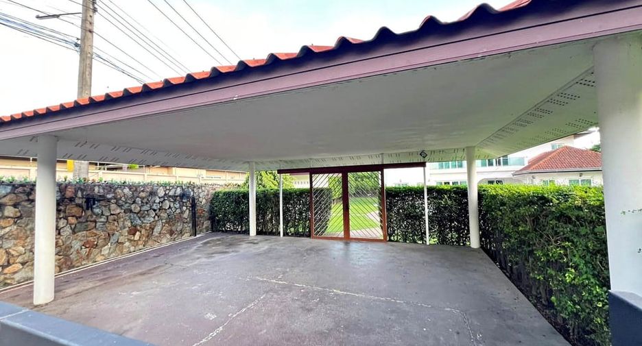 À vendre 5 chambres villa à Bang Lamung, Chonburi