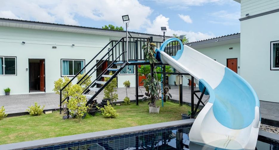 Villa en alquiler de 12 habitaciones en Bang Lamung, Chonburi