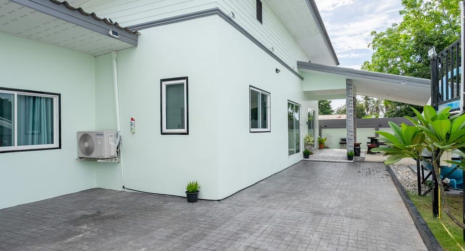 Villa en alquiler de 12 habitaciones en Bang Lamung, Chonburi