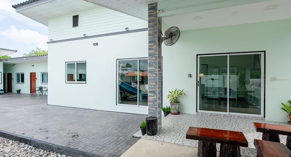 Villa en alquiler de 12 habitaciones en Bang Lamung, Chonburi