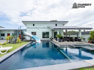 Villa zur Miete mit 12 Zimmer in Bang Lamung, Chonburi