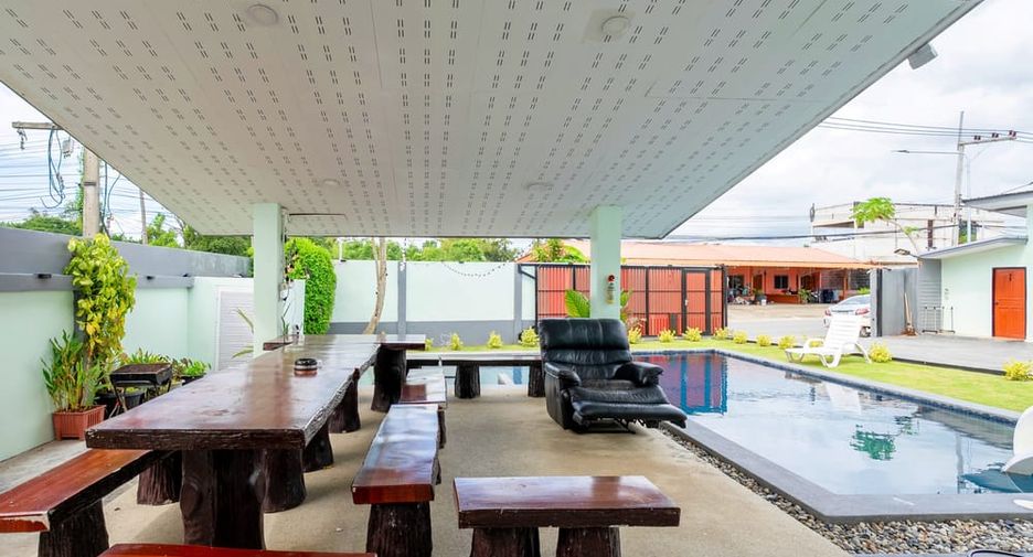 Villa en alquiler de 12 habitaciones en Bang Lamung, Chonburi