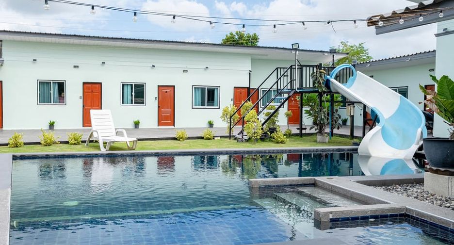 Villa en alquiler de 12 habitaciones en Bang Lamung, Chonburi