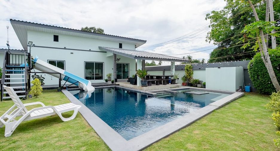 Villa en alquiler de 12 habitaciones en Bang Lamung, Chonburi