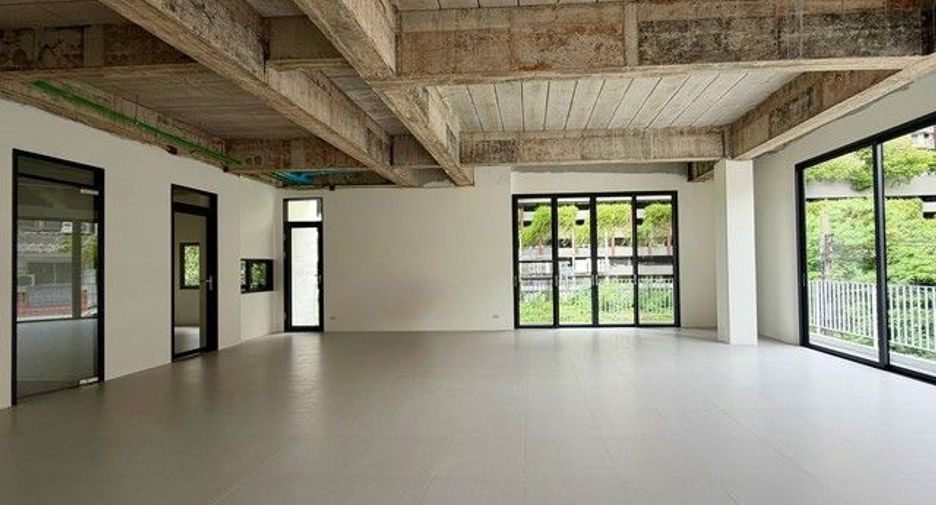 For rent 1 Beds office in Huai Khwang, Bangkok