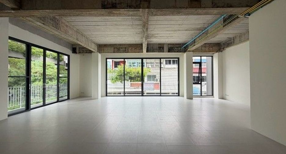 For rent 1 Beds office in Huai Khwang, Bangkok