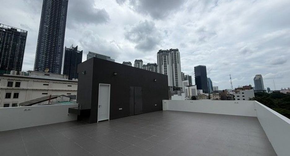 For rent 1 Beds office in Huai Khwang, Bangkok