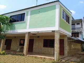 Casa adosada en venta de 1 habitaciones en Huai Khot, Uthai Thani